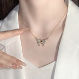 Collier depapillon en patchwork magnétique