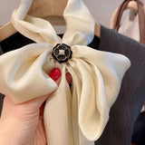 🏵️Boucle d’Écharpe Camélia🏵️