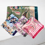 Foulard en Satin de Soie Imprimé Fleuri Botanique