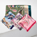 Foulard en Satin de Soie Imprimé Fleuri Botanique