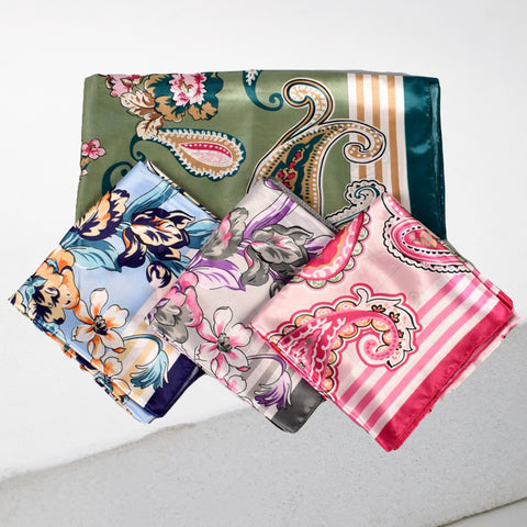 Foulard en Satin de Soie Imprimé Fleuri Botanique