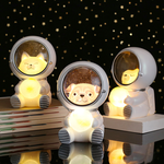 Veilleuse LED ambiance astronaute