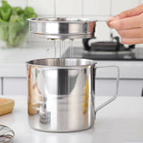 Récipient à graisse domestique avec crépine