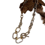 Collier pompon élégant et tendance