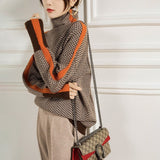 Manches à Col Élevé Contrastantes