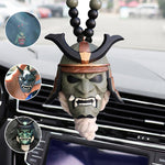 Pendentif voiture masque de démon samouraï assassin
