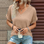 T-shirt à col en V avec boutons