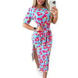 Robe imprimée à manches courtes et fente