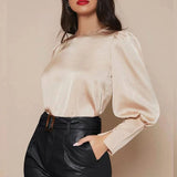 Chemise boutonnée en satin à col ras du cou