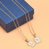 Collier lettre en acier inoxydable pour femme