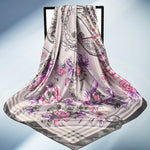 Foulard en Satin de Soie Imprimé Fleuri Botanique