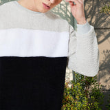 Pull ample à col montant en peluche