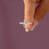 Bague enveloppante croix micro pavée