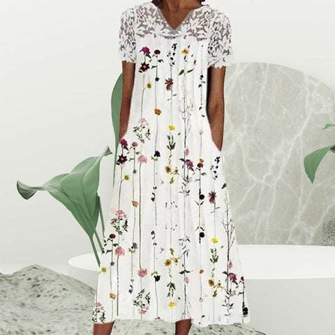 Robe fleurie avec encolure en dentelle