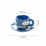 Tasse en céramique avec fleurs peintes à la main