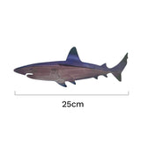 Décoration murale en métal avec requin.