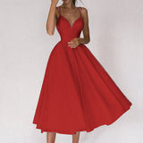 Robe à bretelles élégante pour femme avec encolure en V