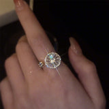 Bague Zircon Ronde Luxueuse et Délicate