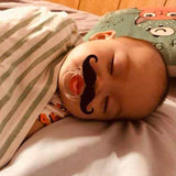 Sucette drôle de dent de bébé