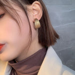 Boucles d'Oreilles Brossées en Forme de C