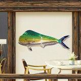 Décoration murale en métal avec requin.