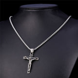 Collier en or avec croix de Jésus de Pâques