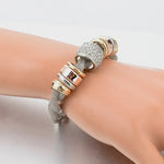 Bracelet d'accent d'anneau entrelacé