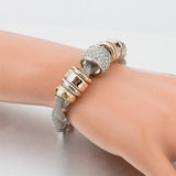 Bracelet d'accent d'anneau entrelacé
