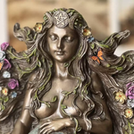 Statue de la Terre Mère