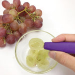 Outil pour éplucher les raisins