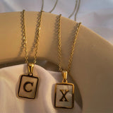 Collier lettre en acier inoxydable pour femme