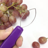 Outil pour éplucher les raisins
