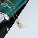 Collier lettre en acier inoxydable pour femme