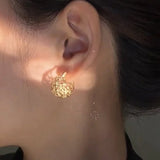 Boucles D'oreilles Découpées Á La Mode
