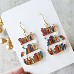 Boucles d'oreilles chat avec livres