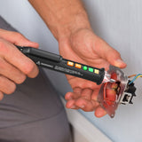 Stylo électrique à sensibilité de tension