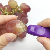 Outil pour éplucher les raisins