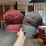 Casquette à visière tendance avec lettres brodées