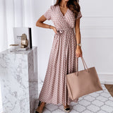 robe imprimée à pois et encolure en V