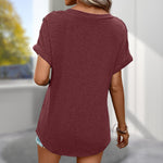 T-shirt à col en V avec boutons