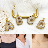 Collier pendentif en cristal alphabet glacé