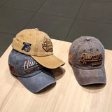 Casquette à visière tendance avec lettres brodées