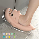 Pantoufles de requin mignonnes d'été