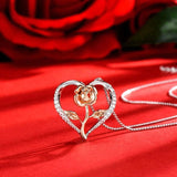 Collier élégant en forme de coeur pour femme avec rose