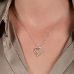 Collier élégant en forme de coeur pour femme avec rose