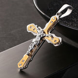 Collier pendentif croix en or titane