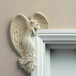 Décoration cadre de porte ailes d'ange en résine