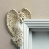 Décoration cadre de porte ailes d'ange en résine