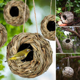 Nid d'oiseau sphérique en paille