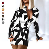 Jupe à encolure en V et impression numérique